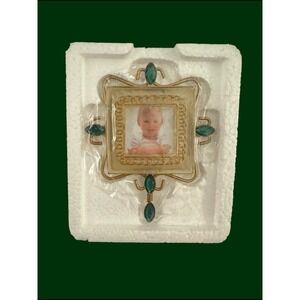 Vintage Avon Gift Collection Emerald May Birthstone/ Magnet Frame Keepsake 2001